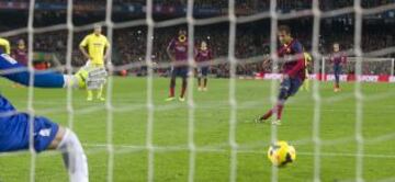 Barcelona-Villarreal. 1-0. Neymar anota el primer tanto de penalti.