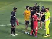 Klopp va a abrazar a Salah para despedirse y el egipcio le responde así: ¡tenso momento!