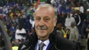 <b>FELIZ.</b> Vicente del Bosque se mostró satisfecho con el triunfo y también con los dos récords establecidos por España (35 partidos invicta y 15 victorias consecutivas).