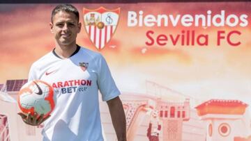 'Chicharito' debutó con Sevilla en la victoria sobre el Alavés