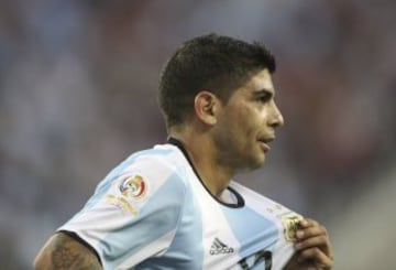 MMD337. SANTA CLARA (CA, EE.UU.), 06/06/2016.- El jugador argentino Éver Banega celebra después de anotar el segundo gol de su equipo hoy, lunes 6 de junio de 2016, durante el partido entre Chile y Argentina por el grupo D de la Copa América, en el Levi's Stadium de Santa Clara, California (EE.UU.). EFE/David Fernández