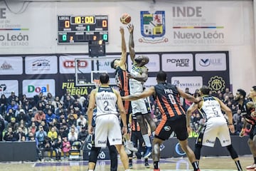 El juego 5 de la final entre Fuerza Regia y Soles, en imágenes