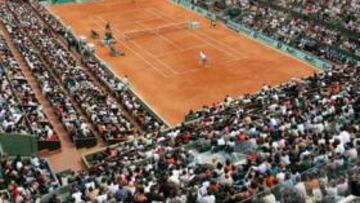 <b>HASTA LA BANDERA. </b>La central de Roland Garros, la Philippe Chatrier, volverá a asistir por tercer año consecutivo al mejor duelo posible: Roger Federer contra Rafa Nadal.