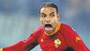 <B>FUTURO BLANCO.</b> Emerson está muy cerca de convertirse en jugador del Real Madrid.