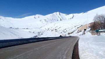 Subida a Bra&ntilde;avieja en marzo de 2016 con la carretera nevada