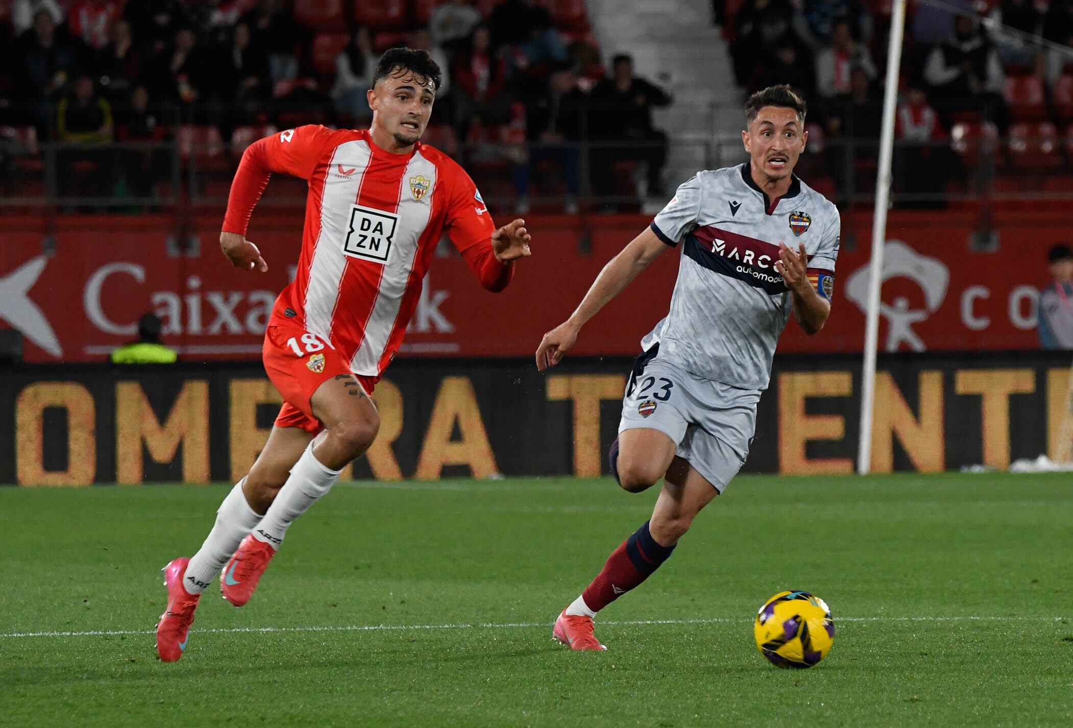 29/03/25 PARTIDO SEGUNDA DIVISION  UD ALMERIA - LEVANTE MARC PUBILL  PABLO MARTINEZ