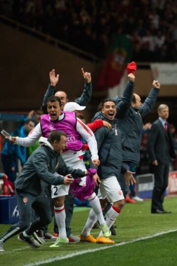 Los jugadores del Mónaco celebraron la clasificación a los cuartos.