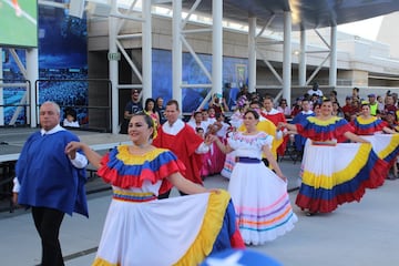 Los bailes de los venezolanos calentaron el USA-Venezuela