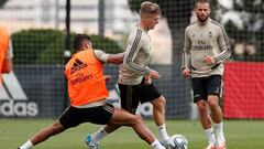 Kroos y Casemiro, con Nacho de fondo. 