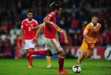 Gareth Bale anotó el gol 4-0 de penalti para Gales frente a Moldavia