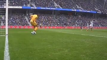 Algunos la sacan de la línea, otros hacen esto: Pifia en la MLS