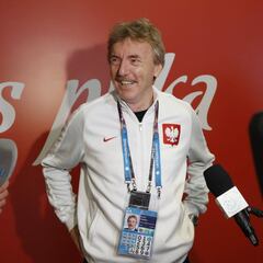 Boniek: "España quiere tener el balón todo el partido"