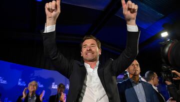 Porto (Portugal), 28/04/2024.- The new president of FC Porto, Andre Villas-Boas, reacts as he speaks to journalists and supporters after the results of the elections for the club's governing bodies were announced, at his campaign headquarters in Porto, Portugal, 27 April 2024. Former FC Porto coach Andre Villas-Boas is about to become the 34th president in the club's history, breaking Pinto da Costa's reign of more than four decades, following the highest participating election, with more than 26,000 voters. (Elecciones) EFE/EPA/FERNANDO VELUDO