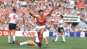 Leyendas del fútbol: las grandes definiciones de Van Basten