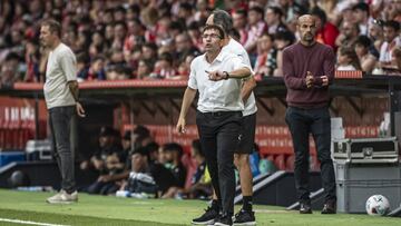 15-09-25. ASIER GARITANO, ENTRENADOR DEL SPORTING, DURANTE EL PARTIDO ANTE EL BURGOS.