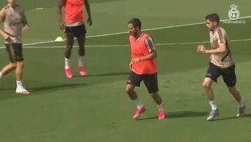 Hazard vuelve a tocar balón