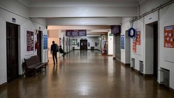 Picture taken at the University of Buenos Aires law school --without classes as a precautionary measure against the new coronavirus, COVID-19-- in Buenos Aires, on March 16, 2020. (Photo by Ronaldo SCHEMIDT / AFP)