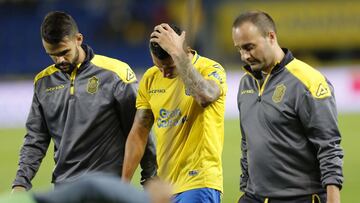 Vitolo abandonó el campo lesionado y entre lágrimas.