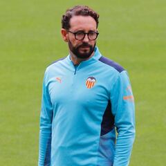 Bordalás: "Debemos adaptarnos al fútbol moderno y cambiar los hábitos de los futbolistas"