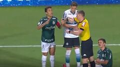 ¿Agresión? La confusa roja a Benjamín Kuscevic en Brasil