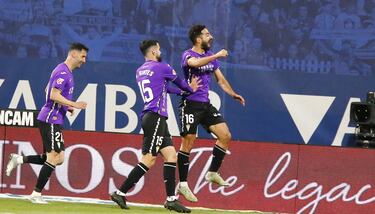 Parecía que el córner botado por Álex Sala se iría fuera tras pasar por el primer palo, pero ahí apareció Rubén Alves para poner la cabeza e introducir la pelota en la portería, antes de que el balón se perdiera. El primer gol del central desde que juega en el Córdoba.