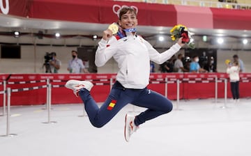 La deportista talaverana, de 40 años, es considerada la mejor karateca de kata ha ostentado durante cinco años consecutivos. Tras conseguir la primera medalla olímpica en esta disciplina en Tokio consiguió el título que le quedaba tras ser campeona europea y mundial. Se ha vuelto a proclamar Campeona del mundo, en Dubai, en 2021.