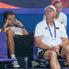 Zverev se lesiona y la campeona Alemania cae en cuartos