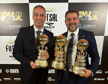 Antonio Vadillo y José Tirado, con los premios del Palma en Brasil