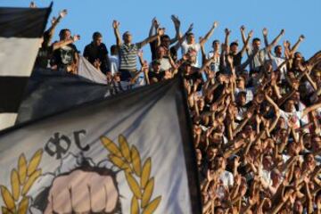 Football Soccer Serbia - Partizan Belgrade v Red Star Belgrade - Super liga - Partizan Belgrade Stadium, Belgrade, Serbia - 17/9/16 Partizan Belgrade's fans cheer during the match.