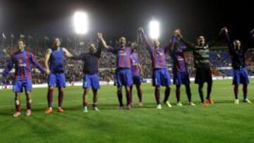 El Levante gana al Valencia y le supera en la clasificación