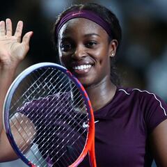 Stephens sees off Osaka in see-saw Singapore battle