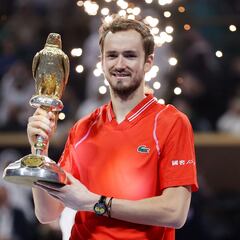 Medvedev captura su 17º título y pasa a Nadal en el ranking