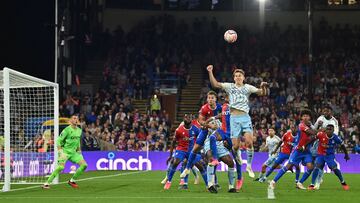 Nottingham Forest's English midfielder #22 Ryan Yates jumps for the ball at a Forest corner kick during the English Premier League football match between Crystal Palace and Nottingham Forest at Selhurst Park in south London on October 7, 2023. (Photo by Glyn KIRK / AFP) / RESTRICTED TO EDITORIAL USE. No use with unauthorized audio, video, data, fixture lists, club/league logos or 'live' services. Online in-match use limited to 120 images. An additional 40 images may be used in extra time. No video emulation. Social media in-match use limited to 120 images. An additional 40 images may be used in extra time. No use in betting publications, games or single club/league/player publications. /