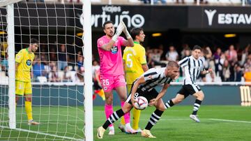 Ortuño, ante el RC Deportivo.