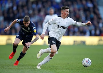 Leeds United del técnico Marcelo Bielsa cayó 4-2 ante los Derby County que son dirigidos por el exfutbolista Frank Lampard