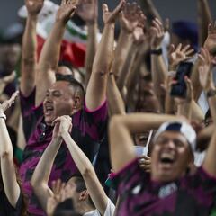 Grito homofóbico vuelve a detener partido del Tri