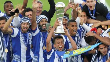 El filial del Oporto celebra el título de liga.