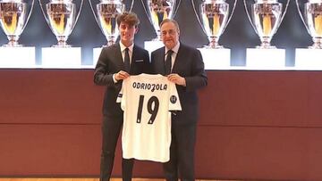 Real Madrid present Odriozola: live