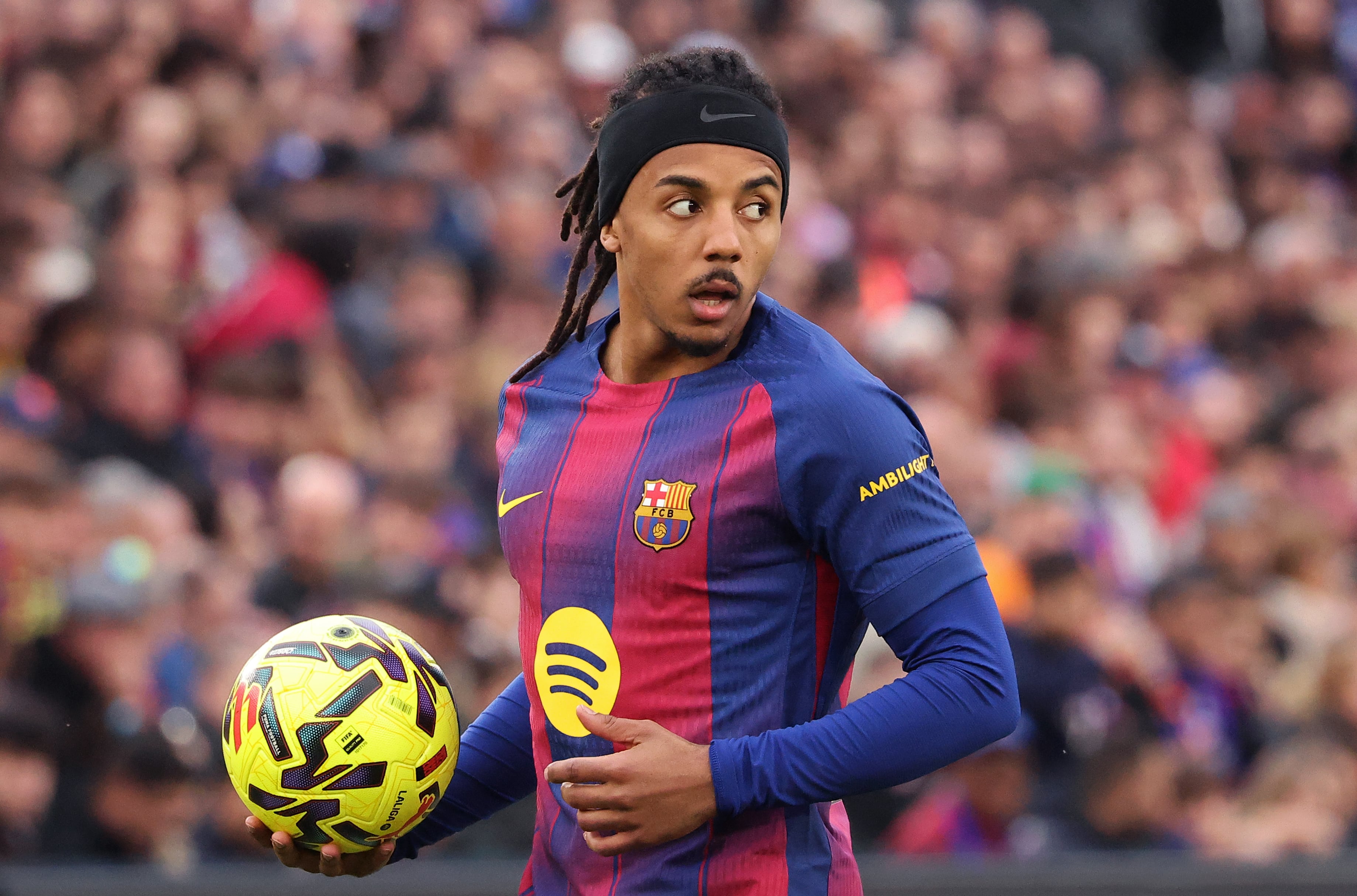 Descubre qué jugadores han defendido los colores del Barcelona y del Sevilla