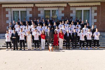 Los Reyes Felipe VI y Letizia; la Princesa Leonor y la Infanta Sofía, reciben a la Selección española, campeona de Europa, en el Palacio de La Zarzuela.