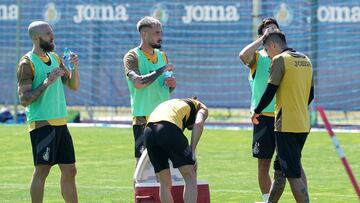 Los jugadores del Getafe durante un entrenamiento.