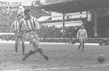 Fue el primer jugador español internacional del Real Valladolid. Militó también en el Atlético de Madrid, el Granada C. F., el Racing de Santander y en la Cultural Leonesa.

