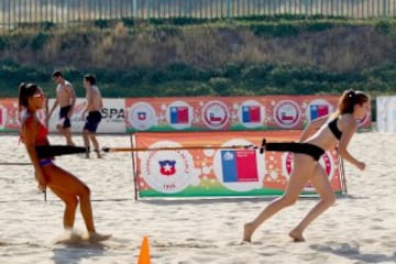 Entrenamiento de seleccionadas chilenas de Bech Volley, Pilar Mardones y Francisca Rivas en el parque deportivo Peñalolén.