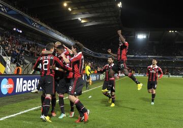 Durante la segunda parte del partido de fase de grupos entre el Milán y el Anderlecht, Mexès se inventó un espectacular gol de chilena cerca de la frontal del área, tras controlar con el pecho un saque de falta y lograr un disparo bombeado y cercano a la escuadra, imposible de parar.