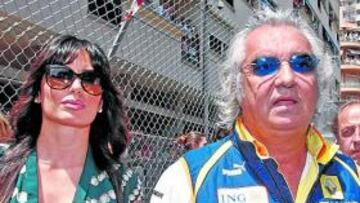 <b>BIEN ACOMPAÑADO. </b>Briatore con su mujer, Elisabetta Gregoraci.