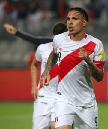 Paolo Guerrero marcó el la igualdad ante Argentina. 