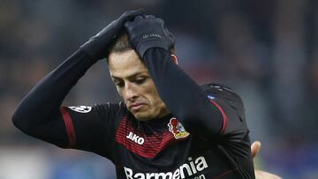 El equipo del atacante mexicano no ha tenido su mejor temporada en Bundesliga y podría pasar de jugar en Champions League a un posible descenso.