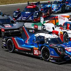 Toyota contra Alpine con Peugeot de juez