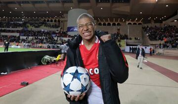 Football Soccer - AS Monaco v Borussia Dortmund - UEFA Champions League Quarter Final Second Leg - Stade Louis II, Monaco - 19/4/17 Monaco's Kylian Mbappe-Lottin celebrates after the match