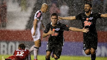 Angel Lucena celebra su gol ante Atlético Mineiro